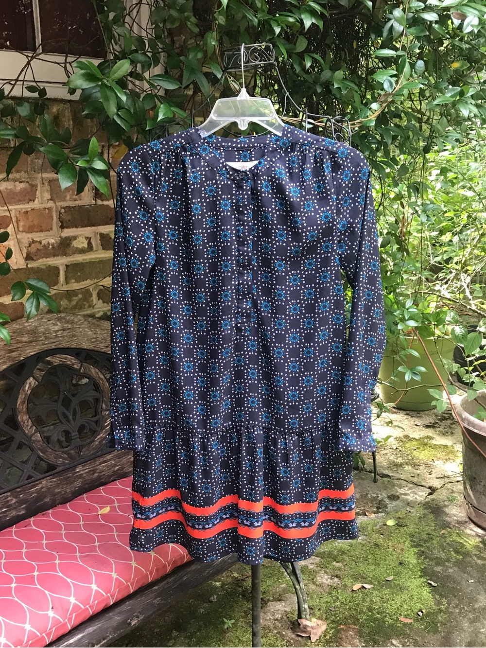 Ann Taylor LOFT- NAVY PRINT DROPWAIST SHIFT DRESS- Size XSP- EUC